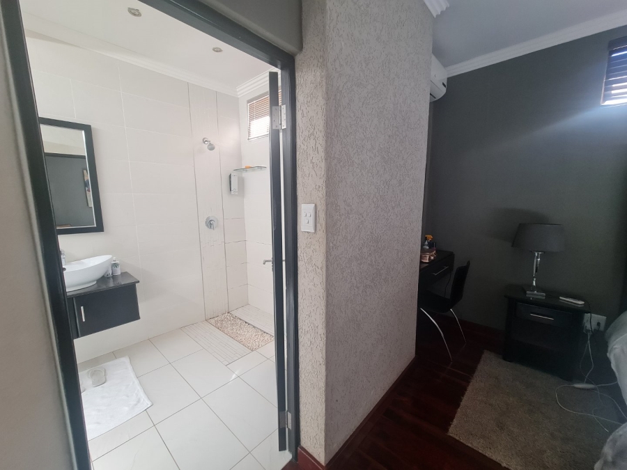 6 Bedroom Property for Sale in Waverley Free State